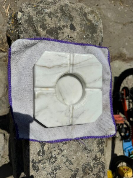 Scrumiere din marmura naturala